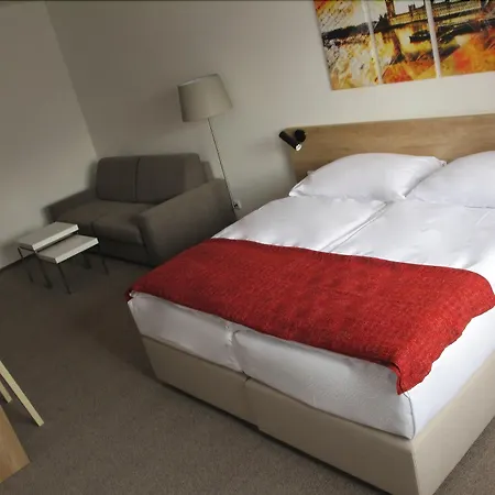 מלון Kapitol מוסט