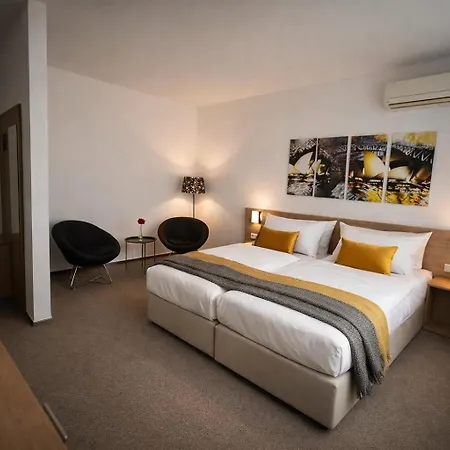 Hotel Kapitol 4*