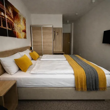 Kapitol Hotel Most