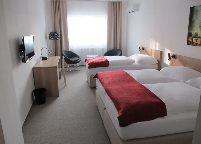 Otel Kapitol Most