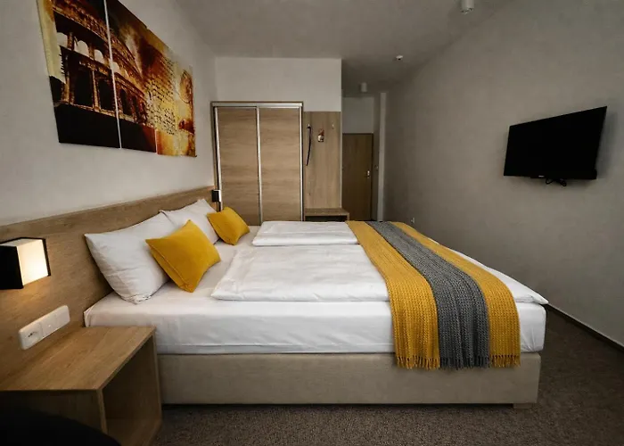 Kapitol Hotel Most